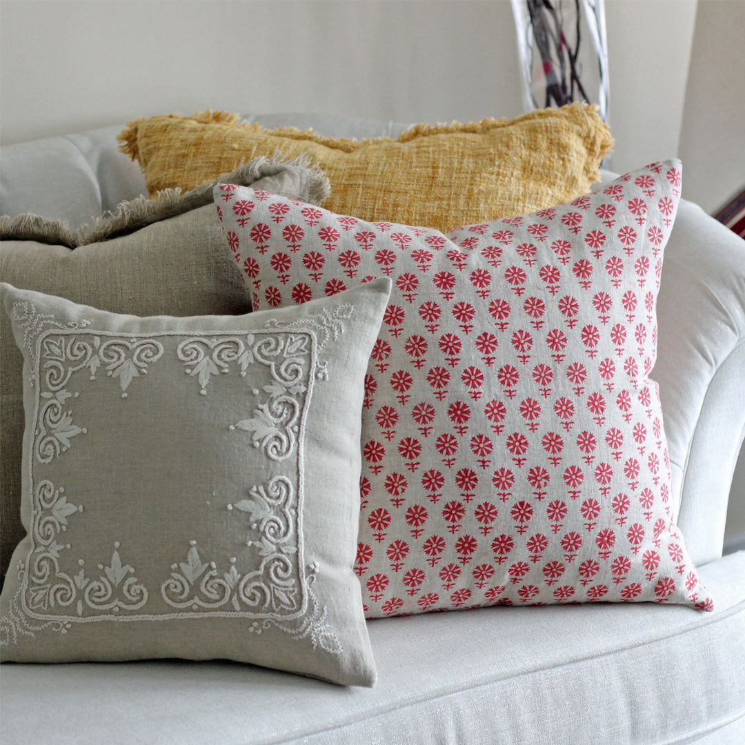 http://www.kuttons.com/cdn/shop/collections/linen_hand_block_printed_cushion_cover_white_red_-_4.jpg?v=1656566513