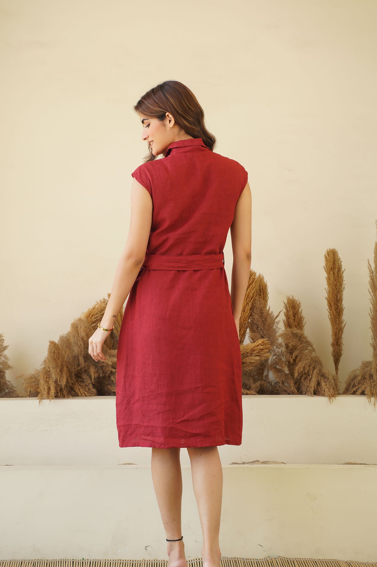 Sassy Button-Down Linen Shirt Dress with Lapel Collar & Belt | Red Sleeveless Linen Dress Kuttons Sassy Button-Down Linen Shirt Dress with Lapel Collar & Belt | Red Sleeveless Linen Dress Kuttons