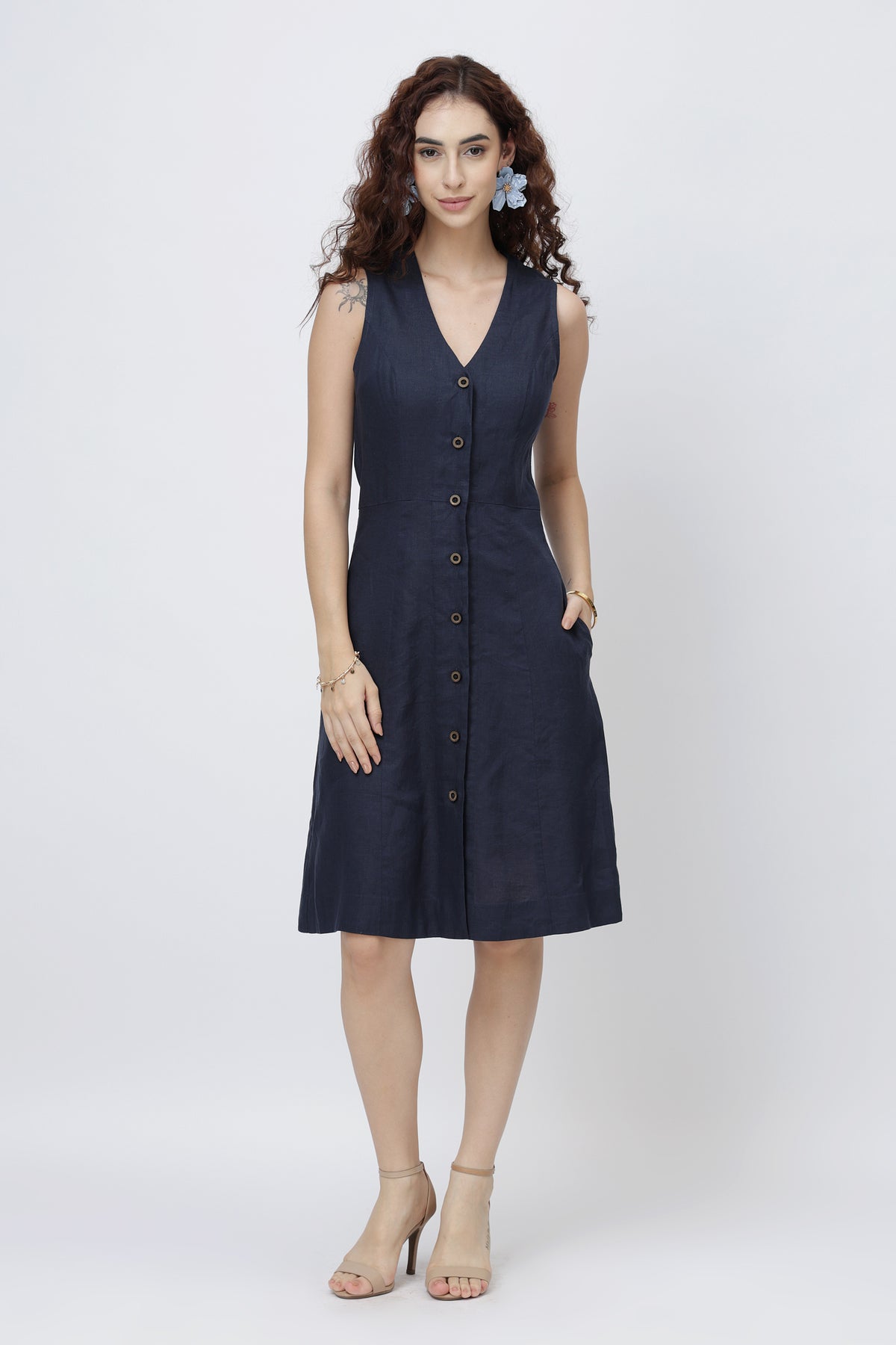 Elegant Sleeveless Linen Dress – Tailored V-Neck Button-Down Dress in Premium European Linen