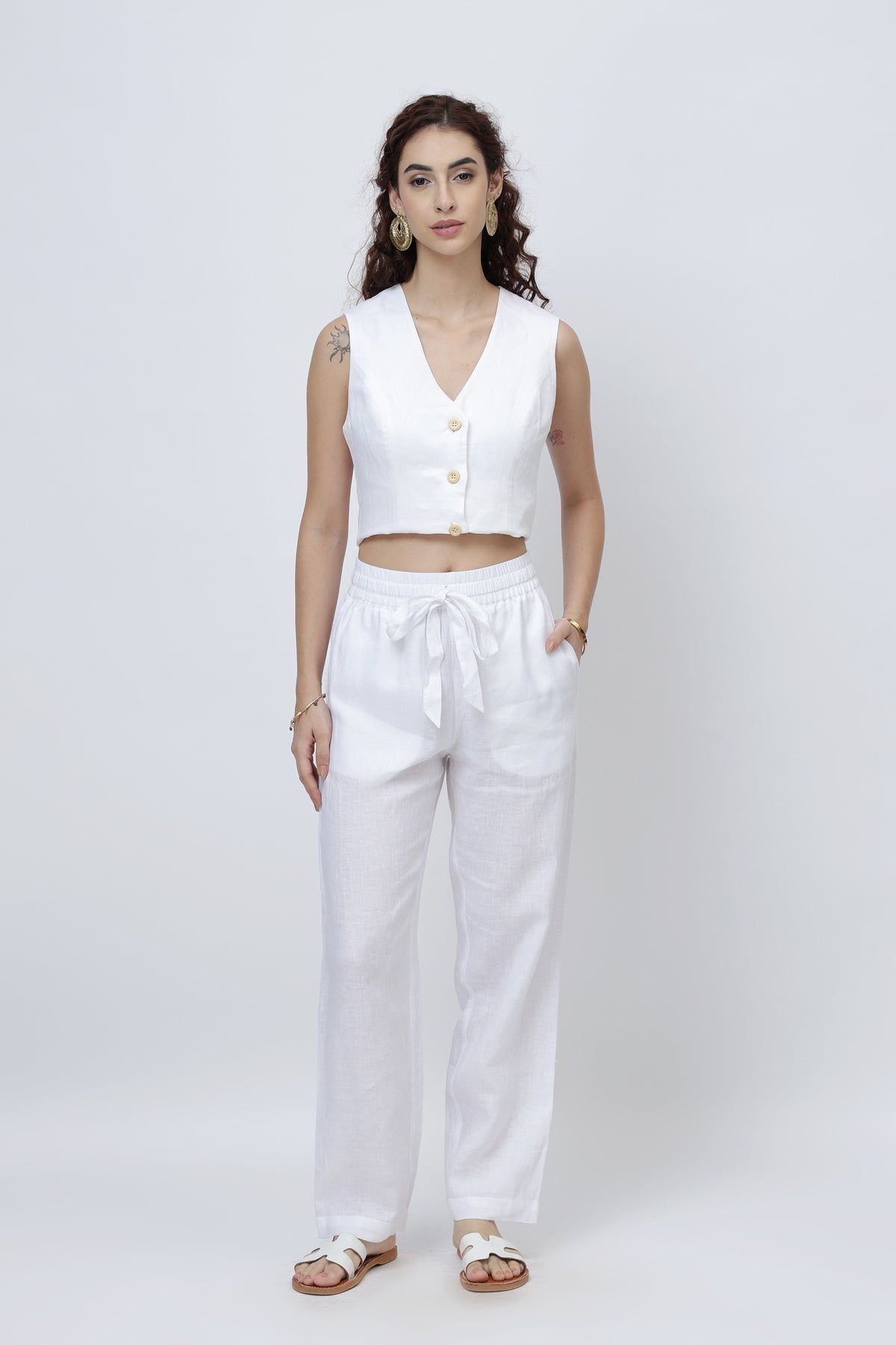 stylish young lady wearing relaxed linen pant