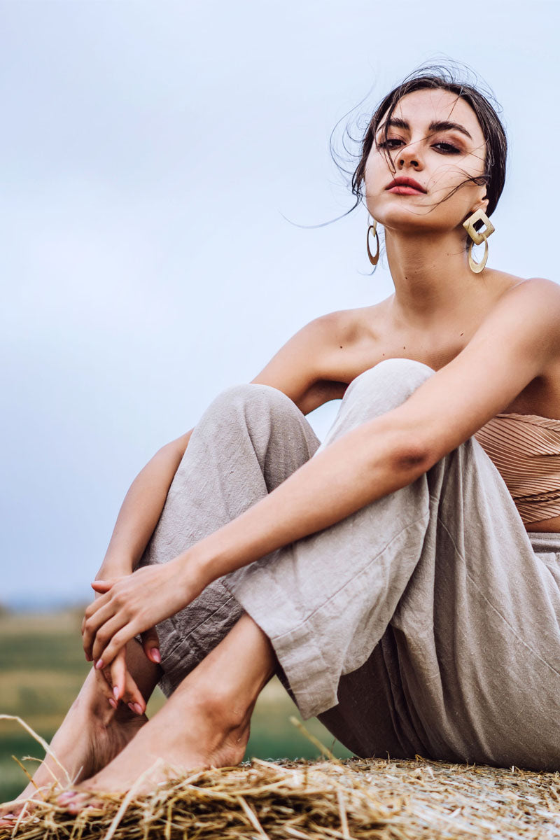 young women in linen pants