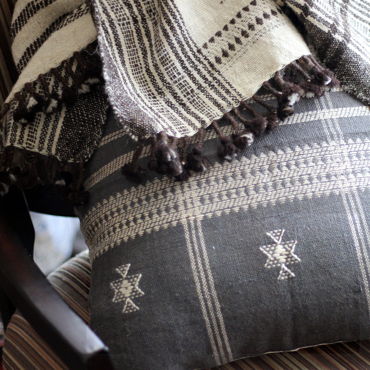 Handspun & Handwoven Organic Wool Pillow Cover - Close shot