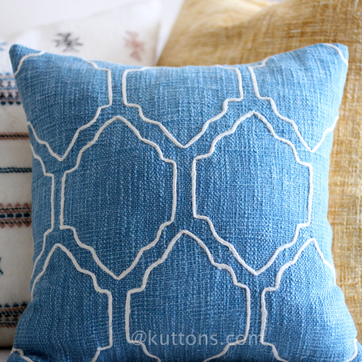 geomatric pattern on jute cotton pillow